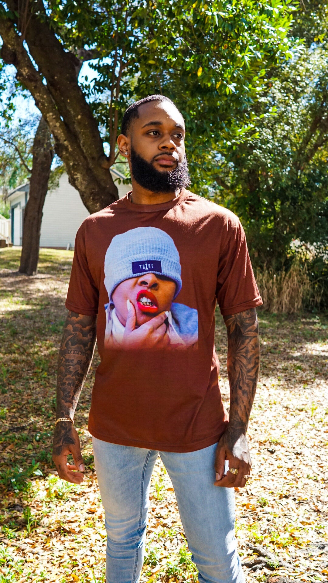 “Red Lips & Golds” Tee - Brown